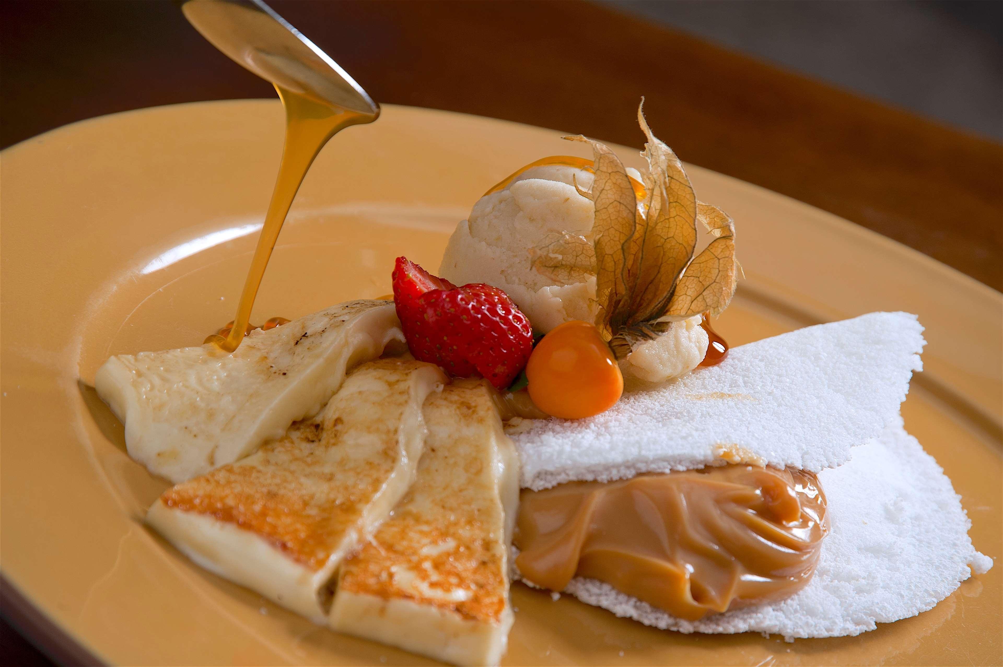 Best Western Premier Maceio Dış mekan fotoğraf A dessert with Cajeta