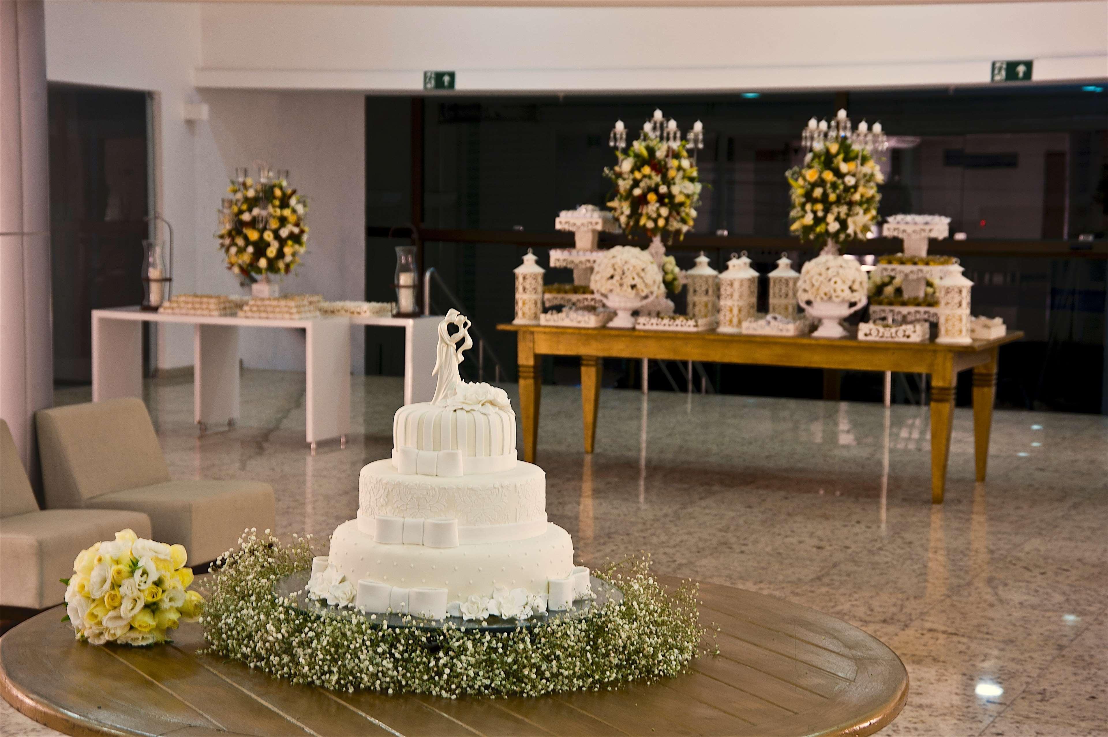 Best Western Premier Maceio Dış mekan fotoğraf A wedding cake