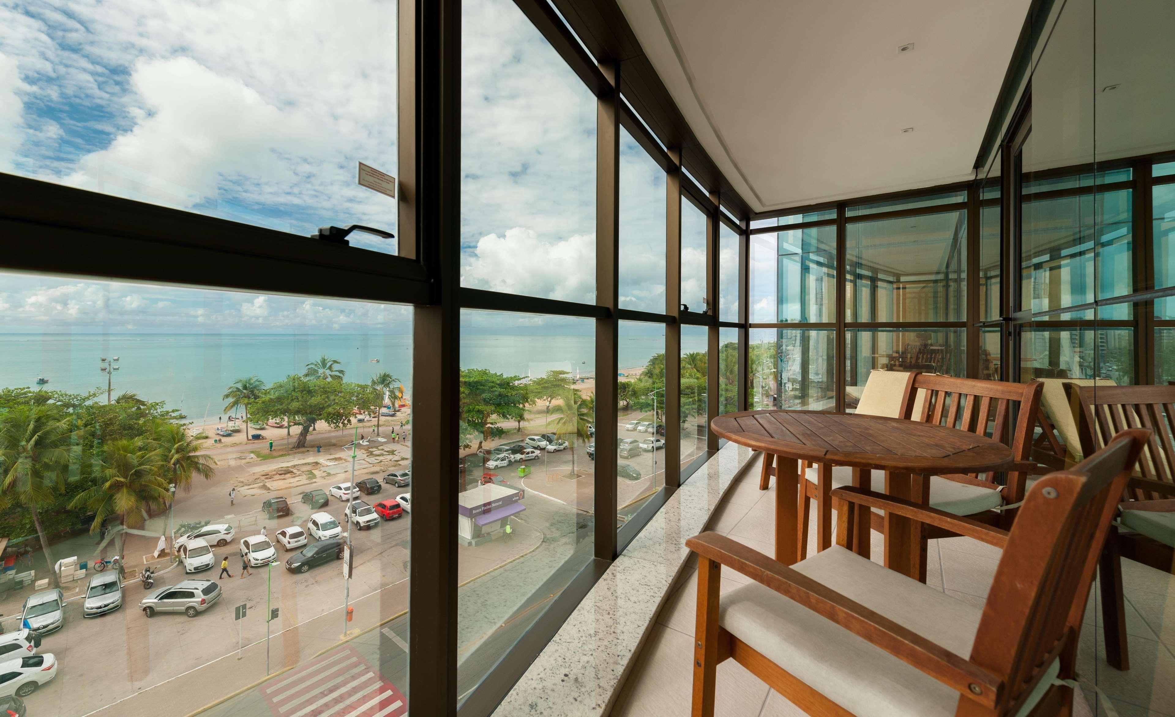 Best Western Premier Maceio Dış mekan fotoğraf A view of the beach from a hotel in Natal