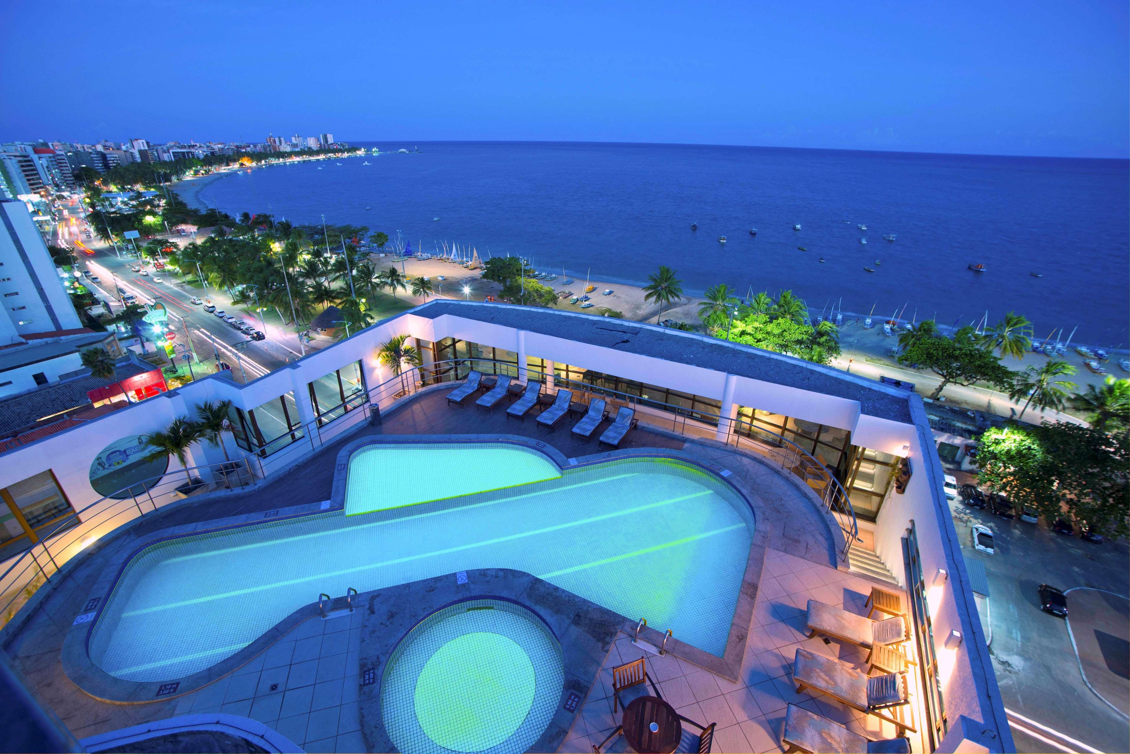 Best Western Premier Maceio Dış mekan fotoğraf The pool at the hotel