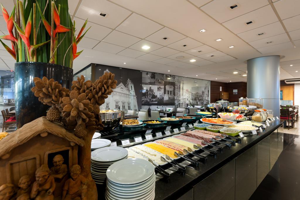 Best Western Premier Maceio Dış mekan fotoğraf A buffet at a hotel